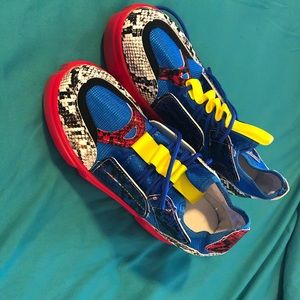 Funny color shoes !!